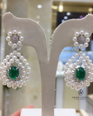 Japanese Akoya and Emerald Eiamond Earrings 