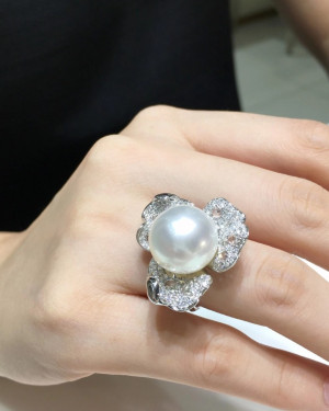 Floral White South Sea Pearl and Dazzling Diamond  Ring & Pendant